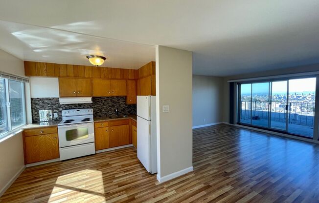 1 bed, 1 bath, 693 sqft, $2,595, Unit 09