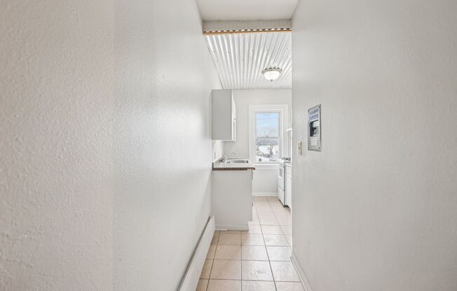 2 beds, 1 bath, 720 sqft, $1,395, Unit 102