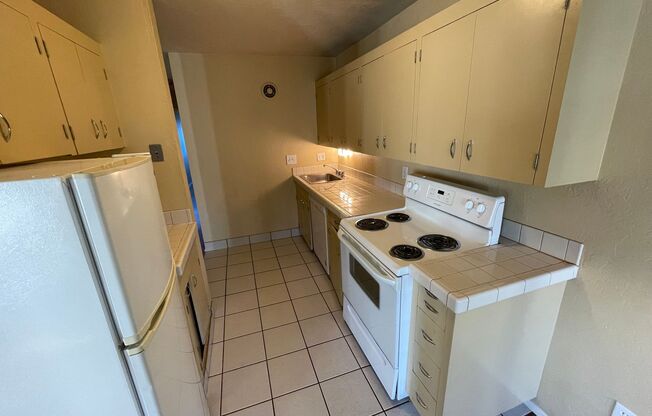 Milwaukie Ave Apartments