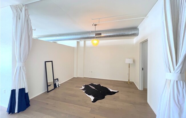 1 bed, 1 bath, 990 sqft, $3,200, Unit 606