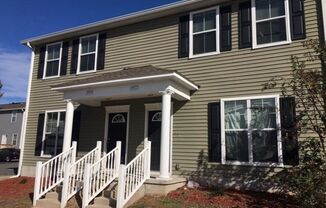 3 BD 3 BA in University Green!!