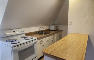 Studio, 1 bath, 550 sqft, $595, Unit #3