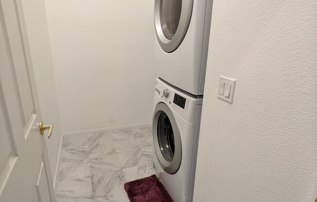3 beds, 2 baths, $1,650, Unit # 203