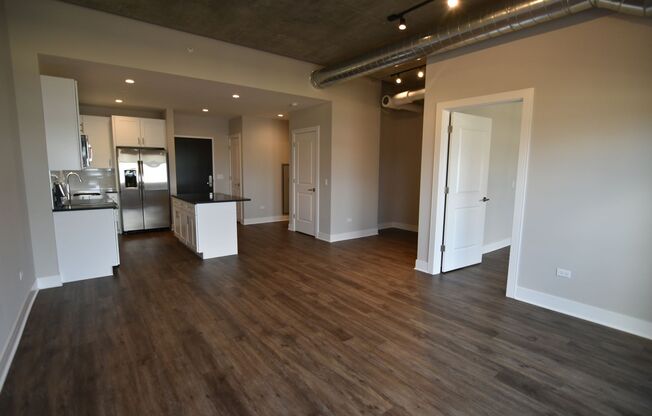 1 bed, 1 bath, 713 sqft, $3,200, Unit 3833-707