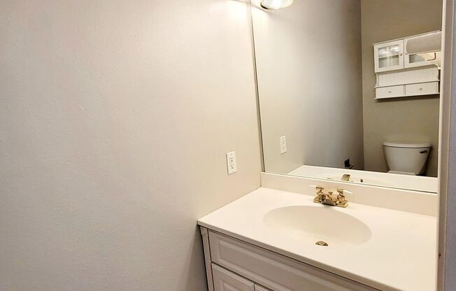 2 beds, 1.5 baths, $1,695, Unit #C