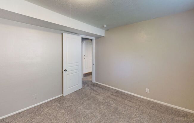 2 beds, 1 bath, 1,000 sqft, $1,325, Unit Basement