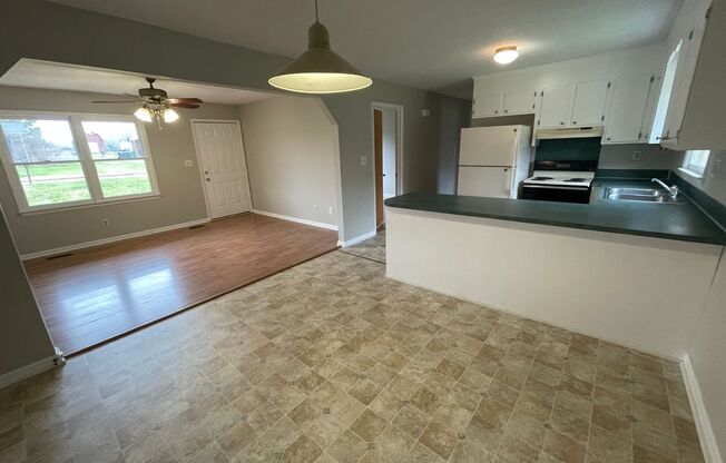 3 beds, 1 bath, $1,295