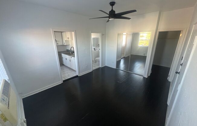 Studio, 1 bath, $1,371