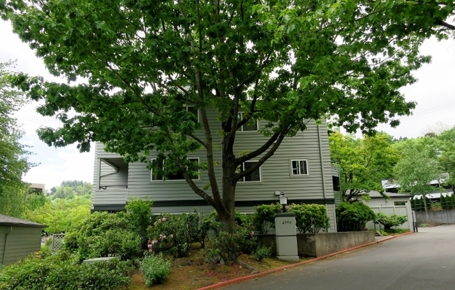 Beautiful Johns Landing Unit - Water/Sewer and Garbage included!
