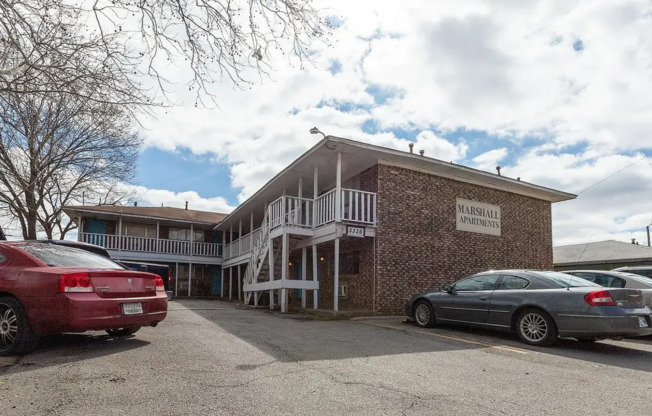 One Bedroom Apartments on Marshall!
