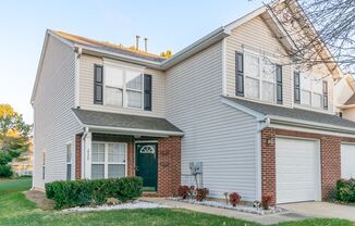 Charming end unit townhome in Matthews!