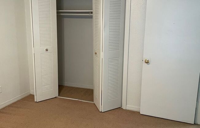 2 beds, 2 baths, 912 sqft, $1,300, Unit 315-102