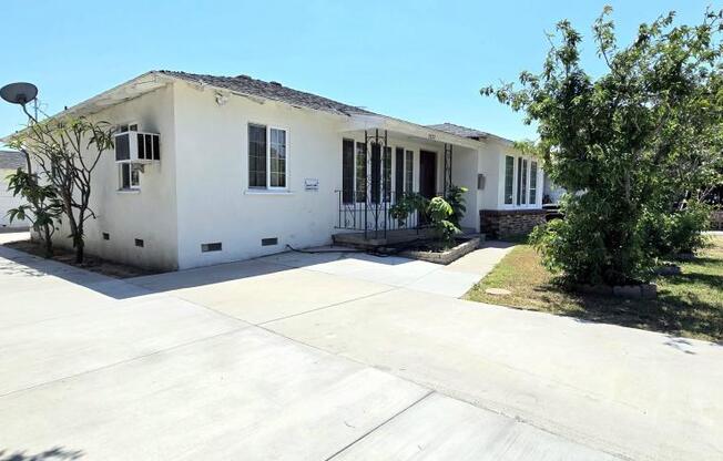 9222 DE ADALENA ST