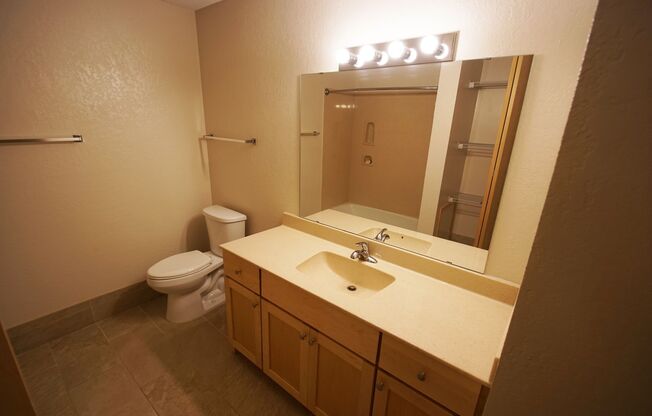 2 beds, 1 bath, 1,120 sqft, $1,724, Unit 308