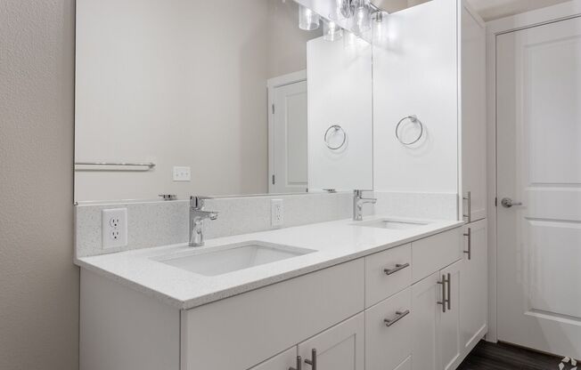 2 beds, 1 bath, 957 sqft, $1,695, Unit B21
