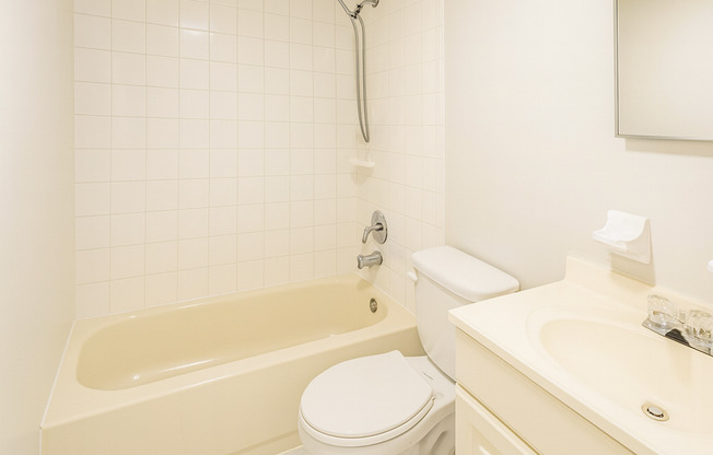 1 bed, 1 bath, 700 sqft, $1,595, Unit 2716 - 5B