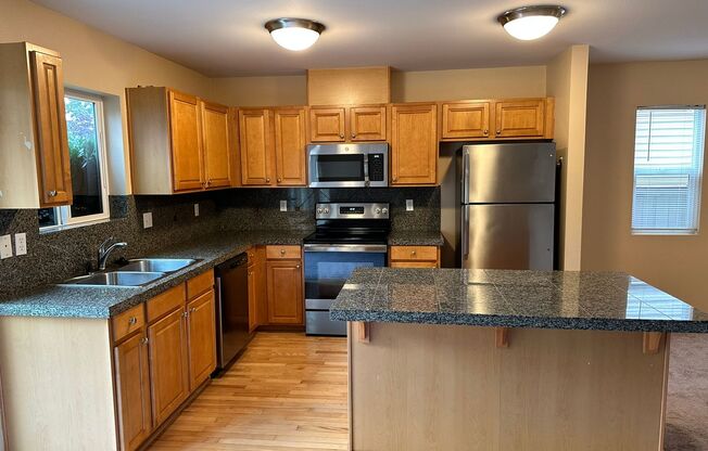 2 Bd / 2.5 Ba Maple Valley Townhouse