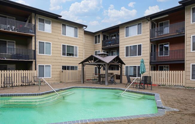 2 beds, 1 bath, $2,250, Unit 220