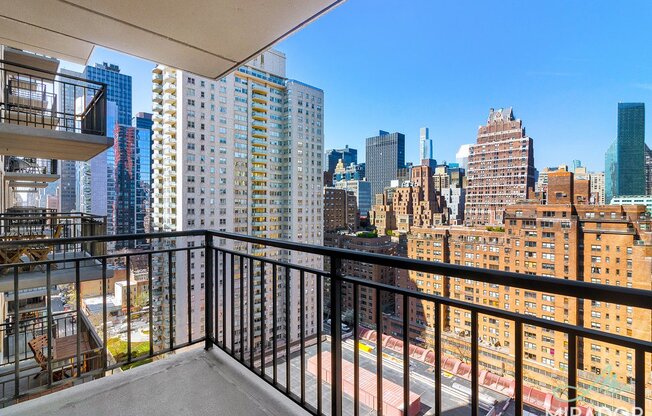 1 bed, 1 bath, $4,400, Unit 21H