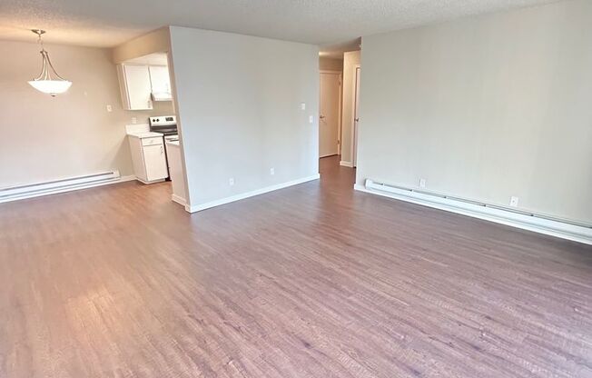 1 bed, 1 bath, 737 sqft, $1,750, Unit B11