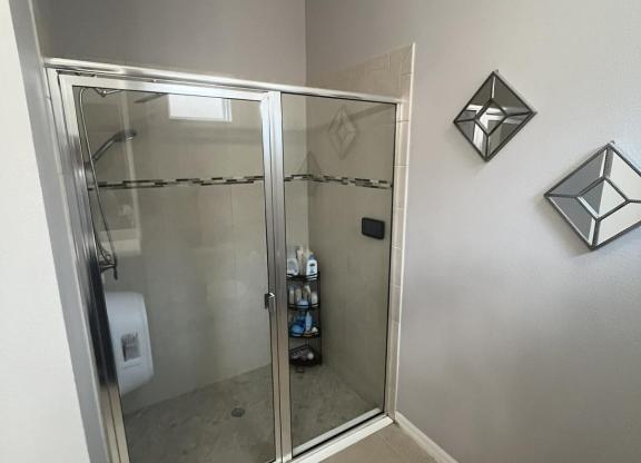 4 beds, 2 baths, 1,930 sqft, $2,500