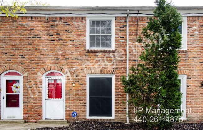 11 TRENTON SQ