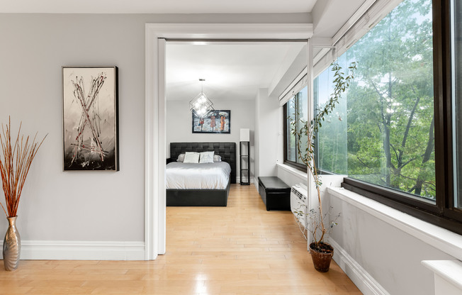 1 bed, 1 bath, 650 sqft, $4,350, Unit 5Y