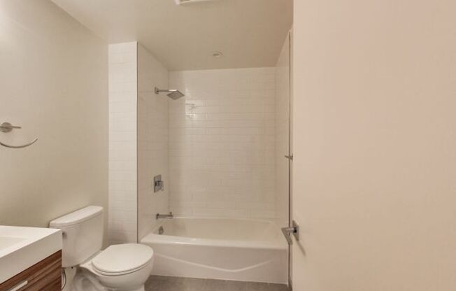 2 beds, 1 bath, $3,395, Unit 5 Hallam