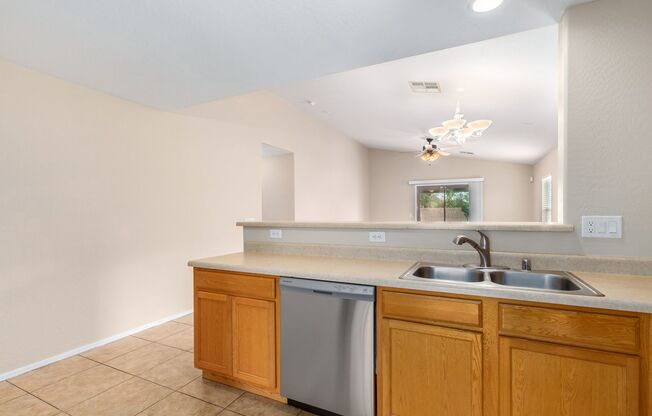 Excellent area of Goodyear! Like new inside!