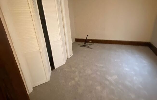 1 bed, 1 bath, 750 sqft, $900, Unit Apt #1