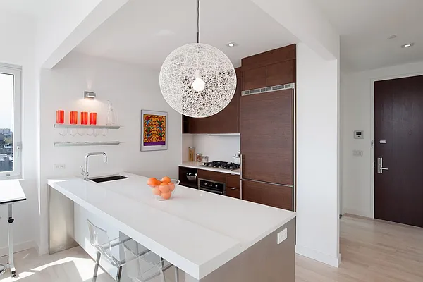 Studio, 1 bath, $2,850, Unit 6D