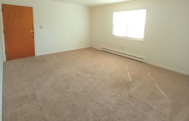 2 beds, 1 bath, 903 sqft, $1,170, Unit K-5