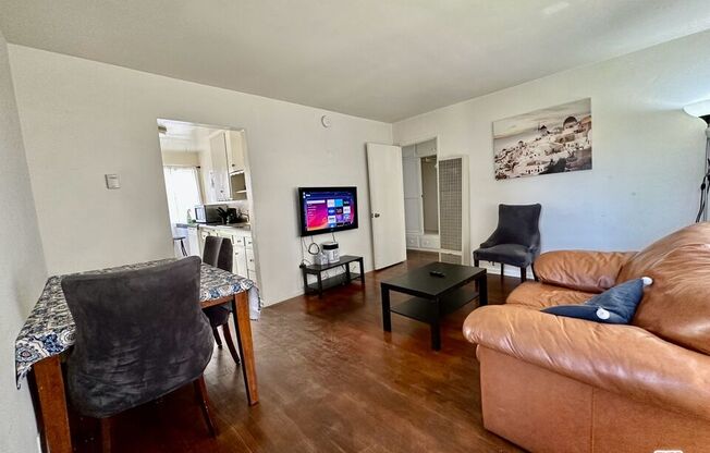 1 bed, 1 bath, 650 sqft, $2,200, Unit 4021 1/2