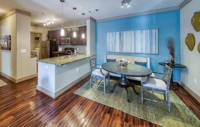 The Oaks at Johns Creek - Well appointed kitchen and dining area