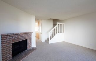 *OPEN HOUSE: 11/23 11:30AM-12:30PM* 2 BR Townhouse in Pacific Beach with 2 Parking Spaces!