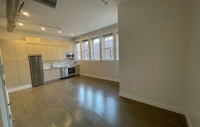 Studio, 1 bath, $1,725, Unit 132 Temple St