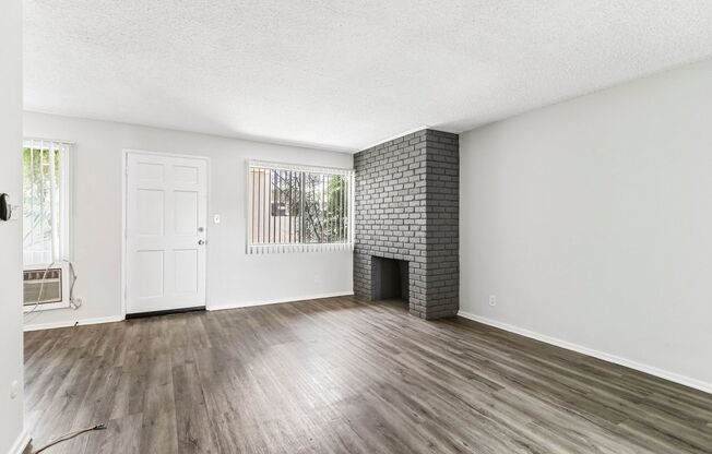 2 beds, 1 bath, 750 sqft, $1,698, Unit 113