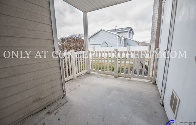 3 beds, 2 baths, 1,350 sqft, $1,650, Unit 4062 22