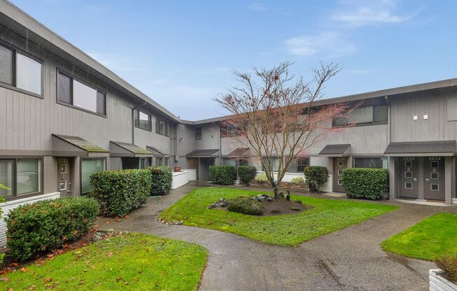 Broadmoor Manor (112)