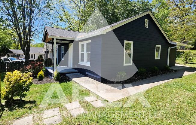 Renovated Craftsman Style 3 Bd 1.5- Ba Single Family Home in North Knox!