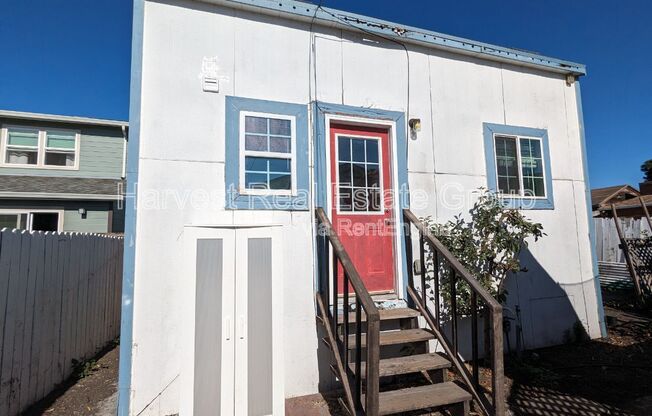 2121 65 AVE