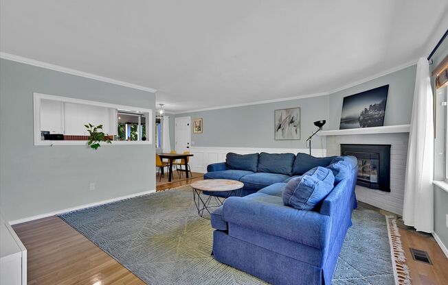 7/1 Kent East Hill 4 bedroom rambler with 2 car garage and covered patio