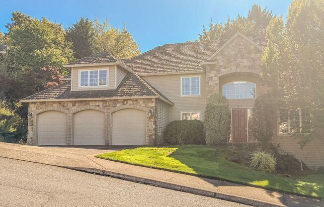 Forest Heights 4 Bedroom Plus Den Home !