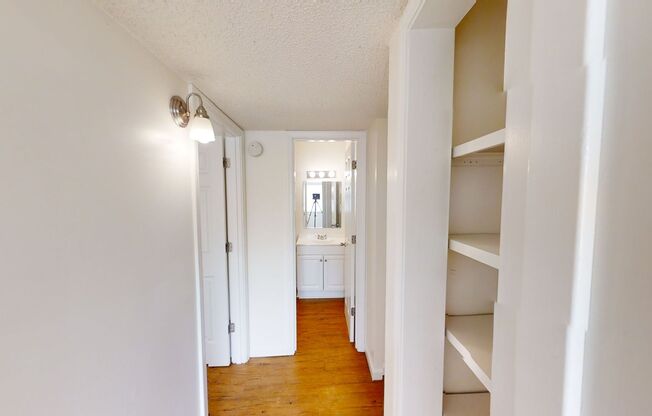 2 beds, 1 bath, 650 sqft, $725, Unit Unit 1