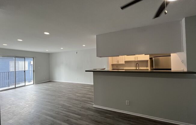 1 bed, 1 bath, 600 sqft, $2,048, Unit 301