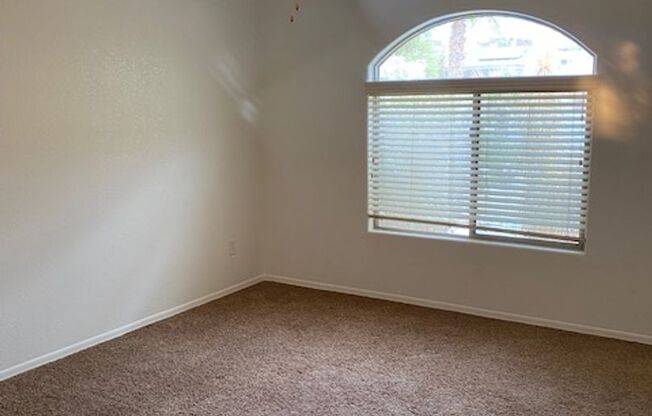 3 beds, 2 baths, $2,450, Unit Maricopa Ave