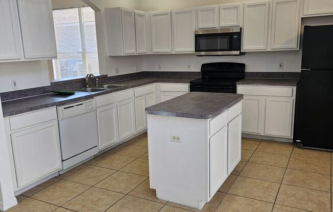 Kissimmee Pool Home with 7 bedrooms!