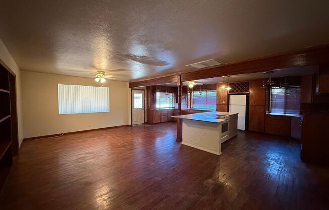 Spacious 5-Bedroom, 3-Bath Home in North Phoenix – Easy Qualify!
