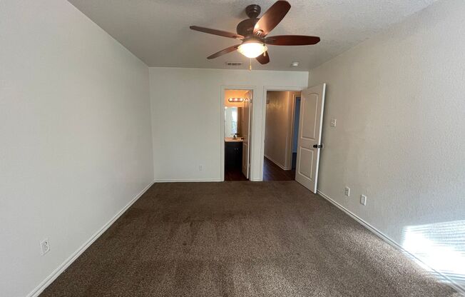 3 beds, 2 baths, 1,100 sqft, $1,495, Unit 8109