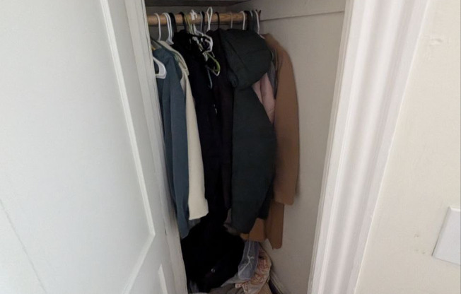 2 beds, 1 bath, $2,950, Unit 3